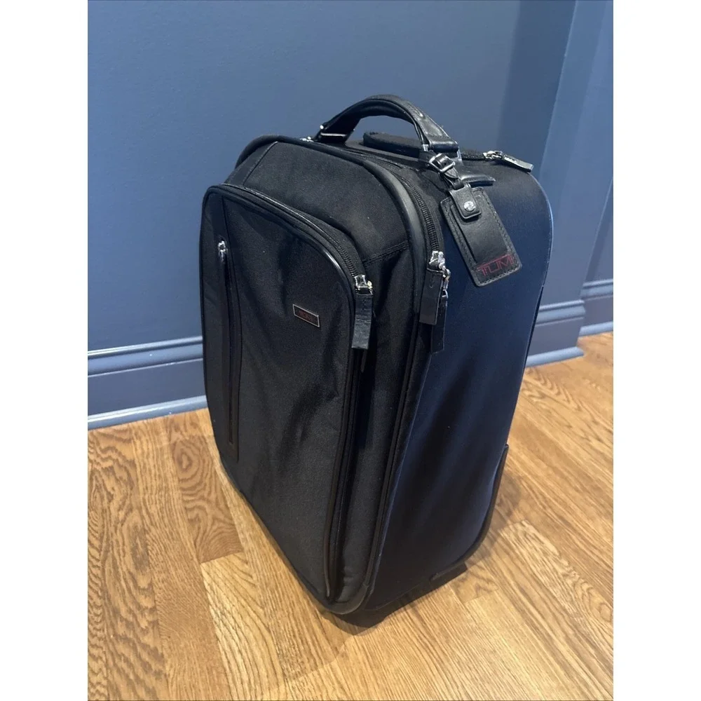 Tumi 4820D Business Carry-On Black Bag Suitcase/Carry-on